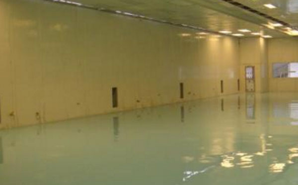 贵南自流平环氧地坪中涂